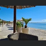 Poolhouse Flip Flop - Mit Privatem Pool Дом отдыха