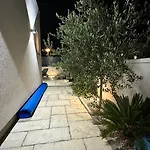 Poolhouse Flip Flop - Mit Privatem Pool Дом отдыха Вир