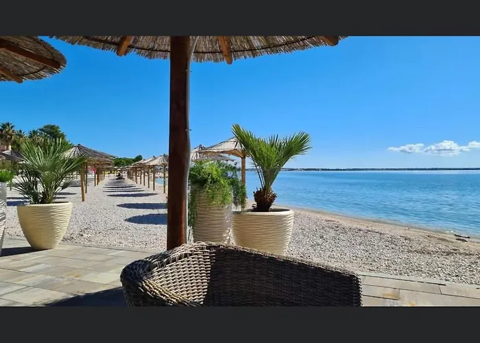 Poolhouse Flip Flop - Mit Privatem Pool Semesterbostad