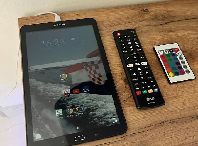 Poolhouse Flip Flop - Mit Privatem Pool Vir