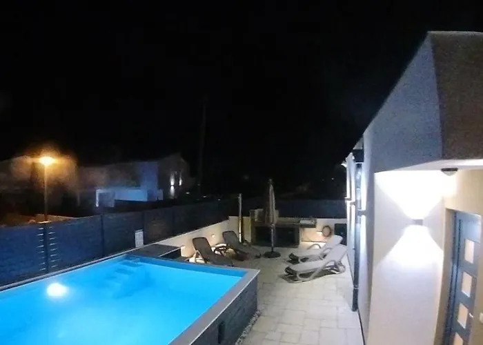 Semesterbostad Poolhouse Flip Flop - Mit Privatem Pool *