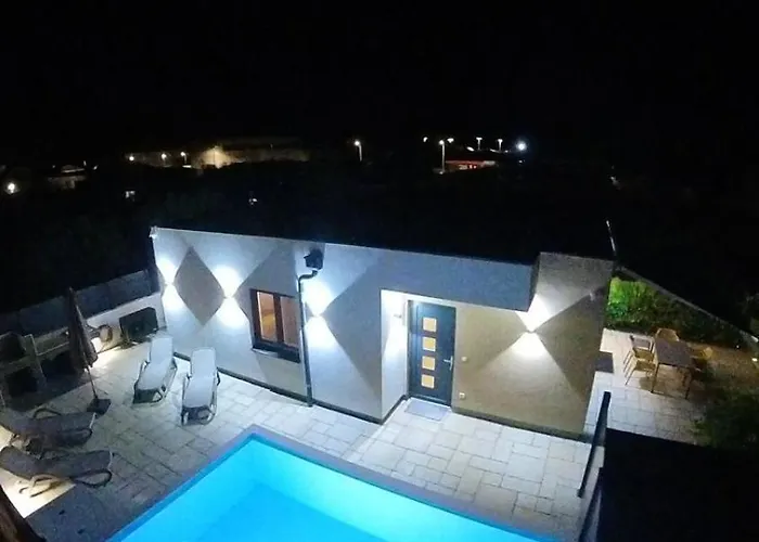 Semesterbostad Poolhouse Flip Flop - Mit Privatem Pool Vir