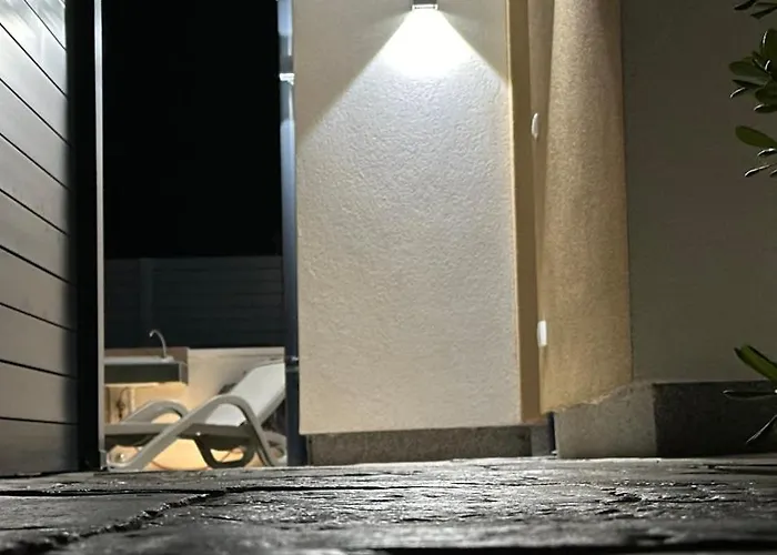 Poolhouse Flip Flop - Mit Privatem Pool Vir