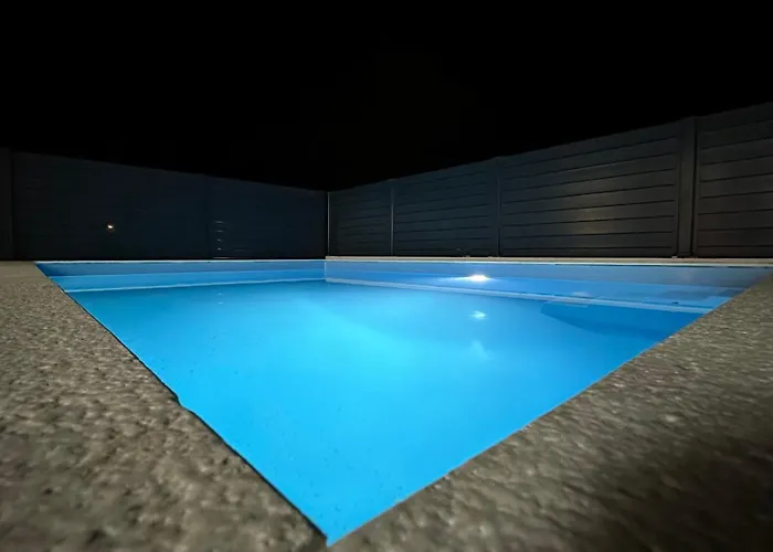 Semesterbostad Poolhouse Flip Flop - Mit Privatem Pool Vir