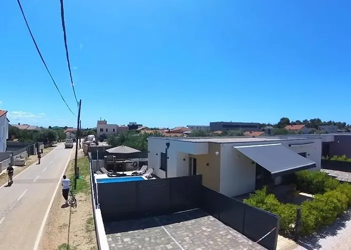 Semesterbostad Poolhouse Flip Flop - Mit Privatem Pool