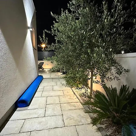 Poolhouse Flip Flop - Mit Privatem Pool Holiday home Vir