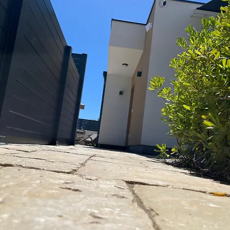 Poolhouse Flip Flop - Mit Privatem Pool *