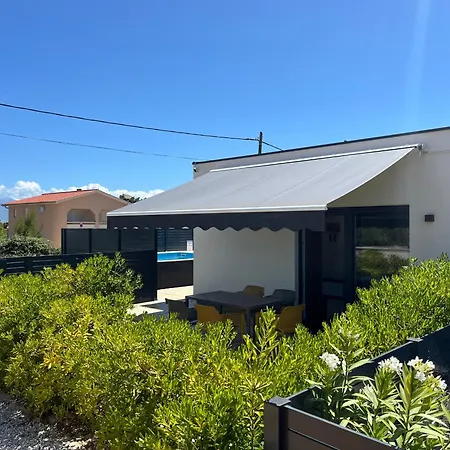 Poolhouse Flip Flop - Mit Privatem Pool 维尔