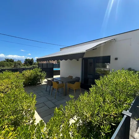 度假居 Poolhouse Flip Flop - Mit Privatem Pool 维尔