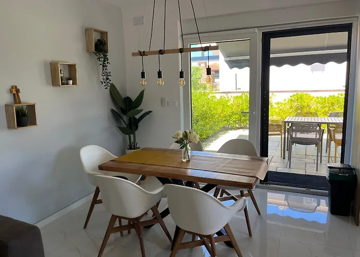 Poolhouse Flip Flop - Mit Privatem Pool Ferienhaus