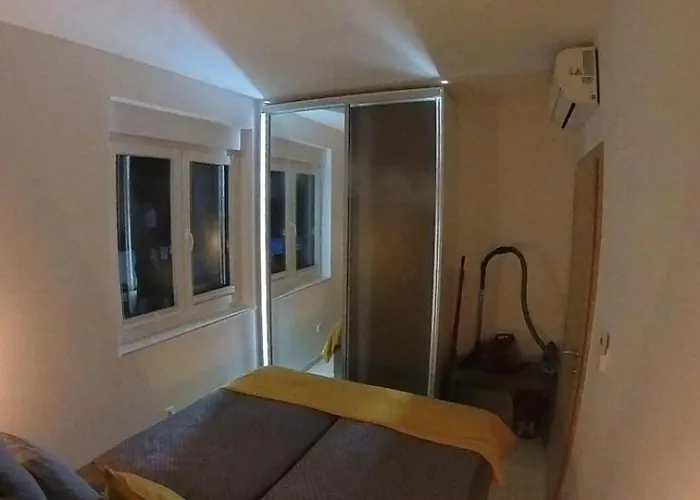 Poolhouse Flip Flop - Mit Privatem Pool