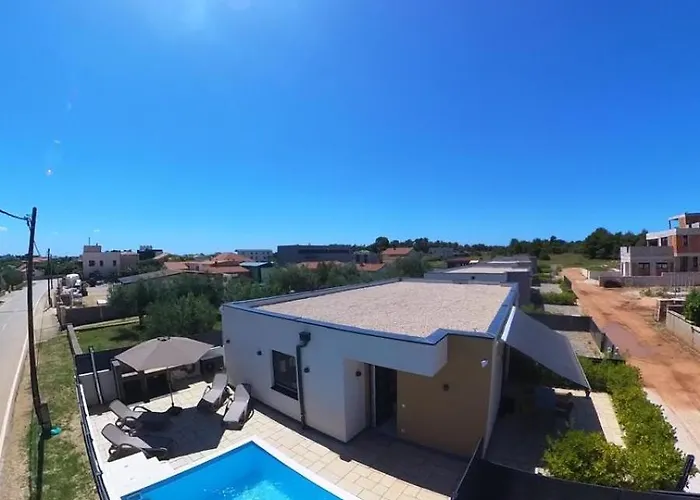 Poolhouse Flip Flop - Mit Privatem Pool