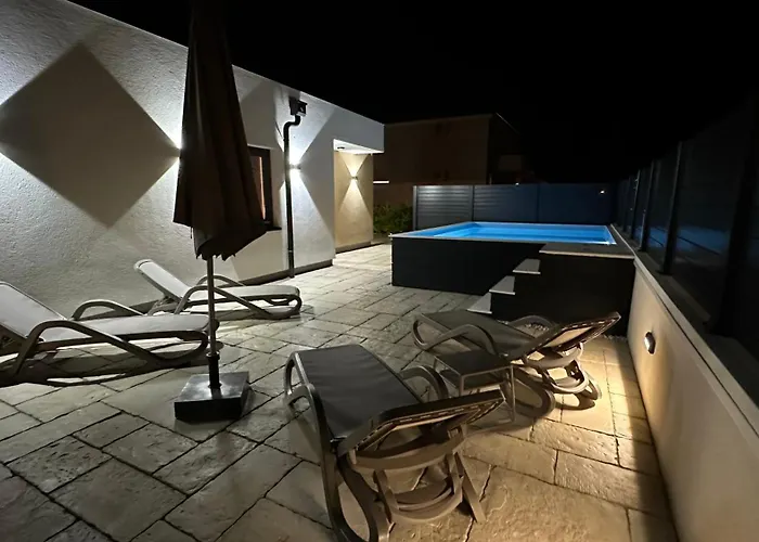 Poolhouse Flip Flop - Mit Privatem Pool *